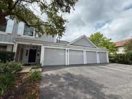 featured image of 1686 Grosvenor Cir #B