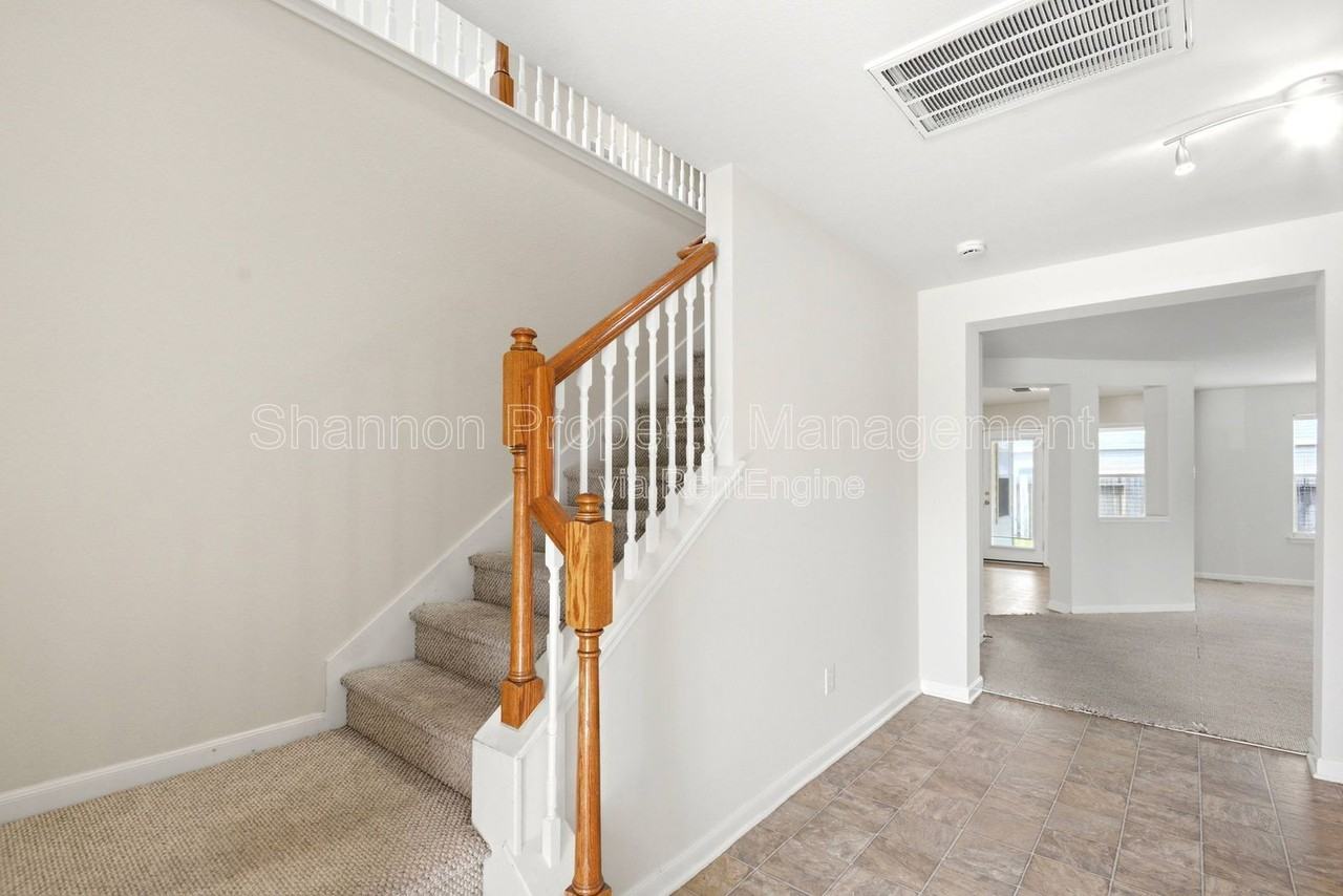 526 Remington Lodge Ct - Photo 6 of 50