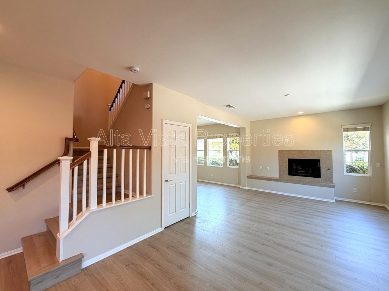 1349 Isabella Way - Photo 7 of 27