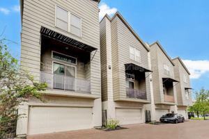 featured image of 2004 Blodgett St #A