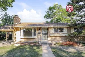 featured image of 7033 S Cherry St