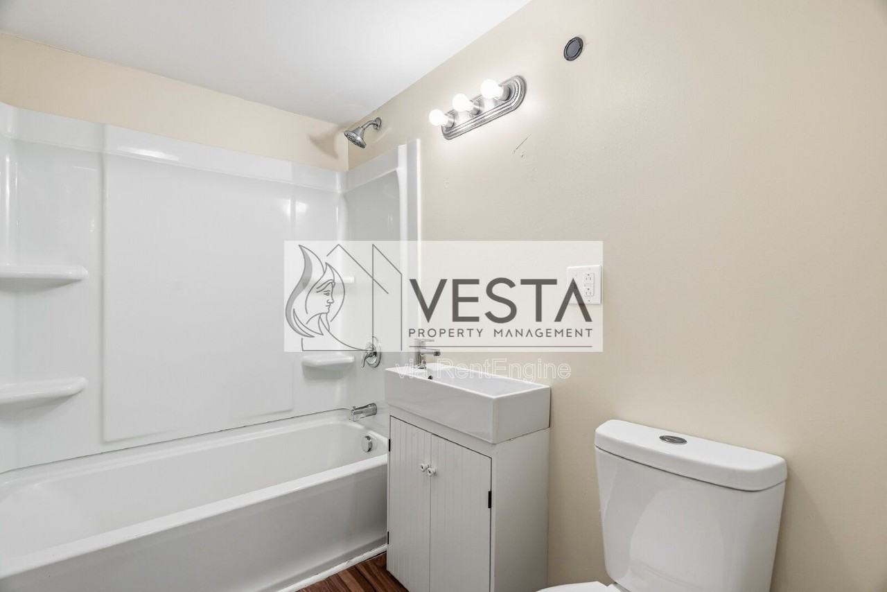 146 Underwood Rd - Photo 3 of 24