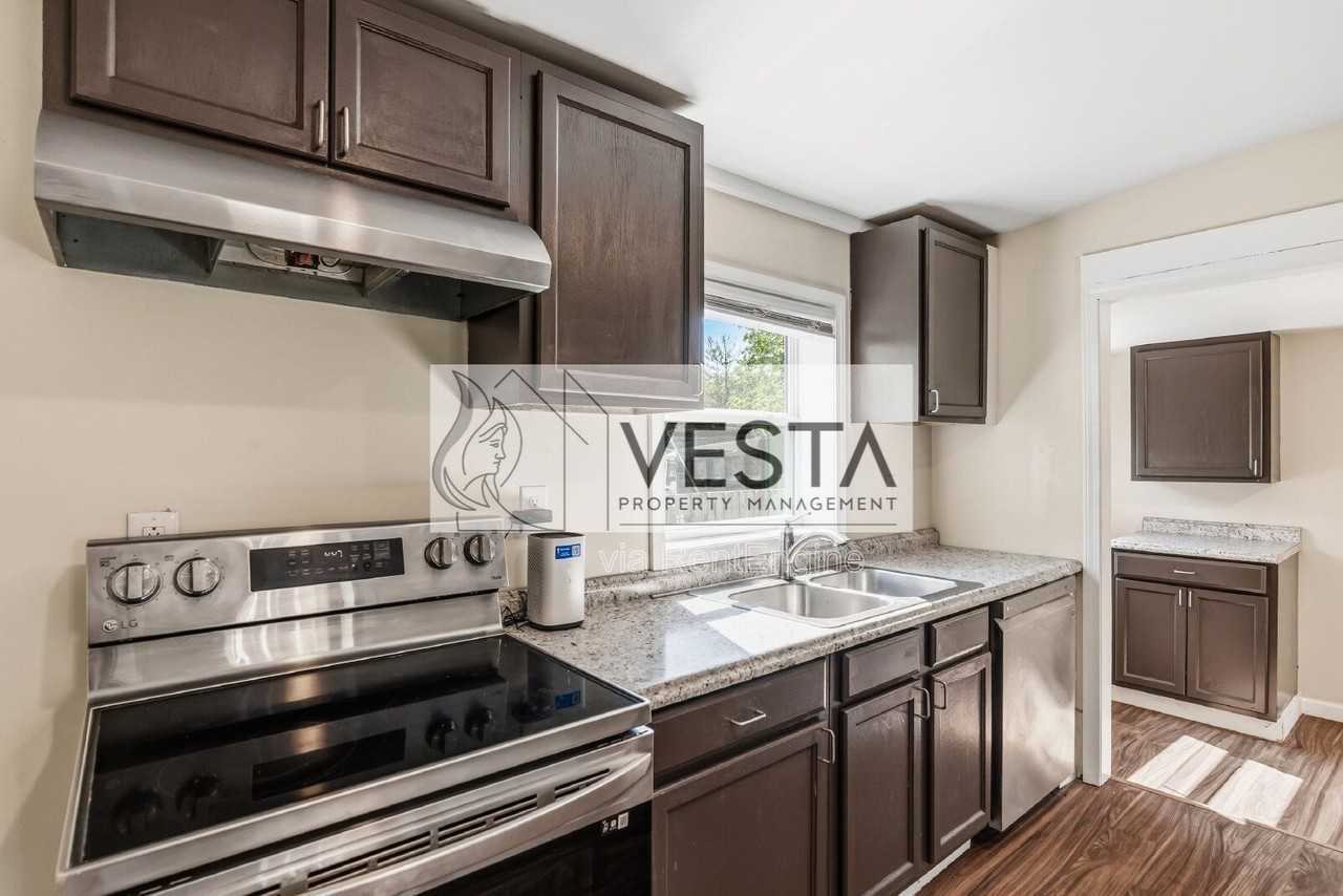146 Underwood Rd - Photo 6 of 24