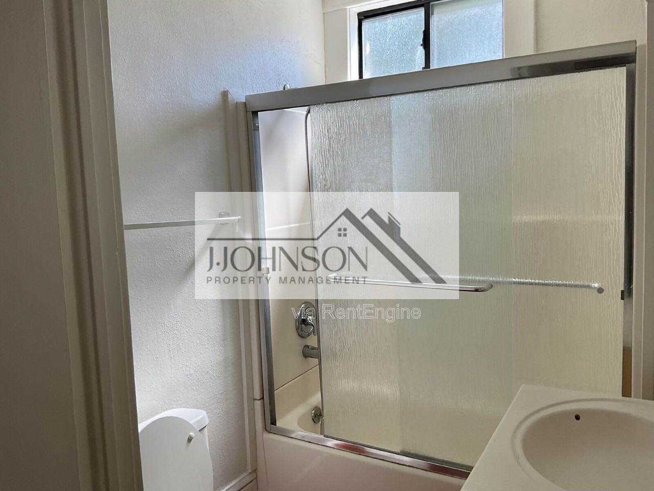 830 N Van Buren St #B - Photo 6 of 9