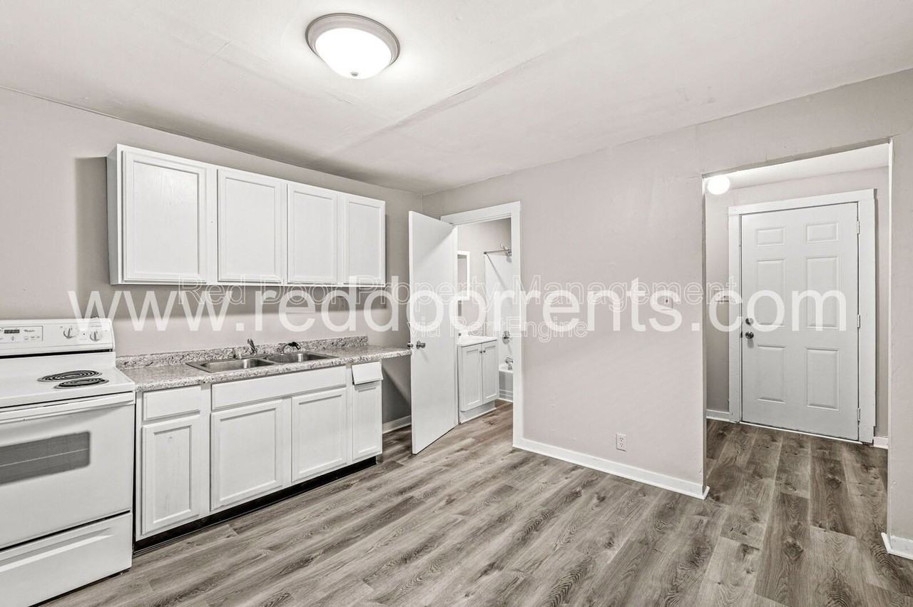 970 Edgemont Ave - Photo 5 of 22