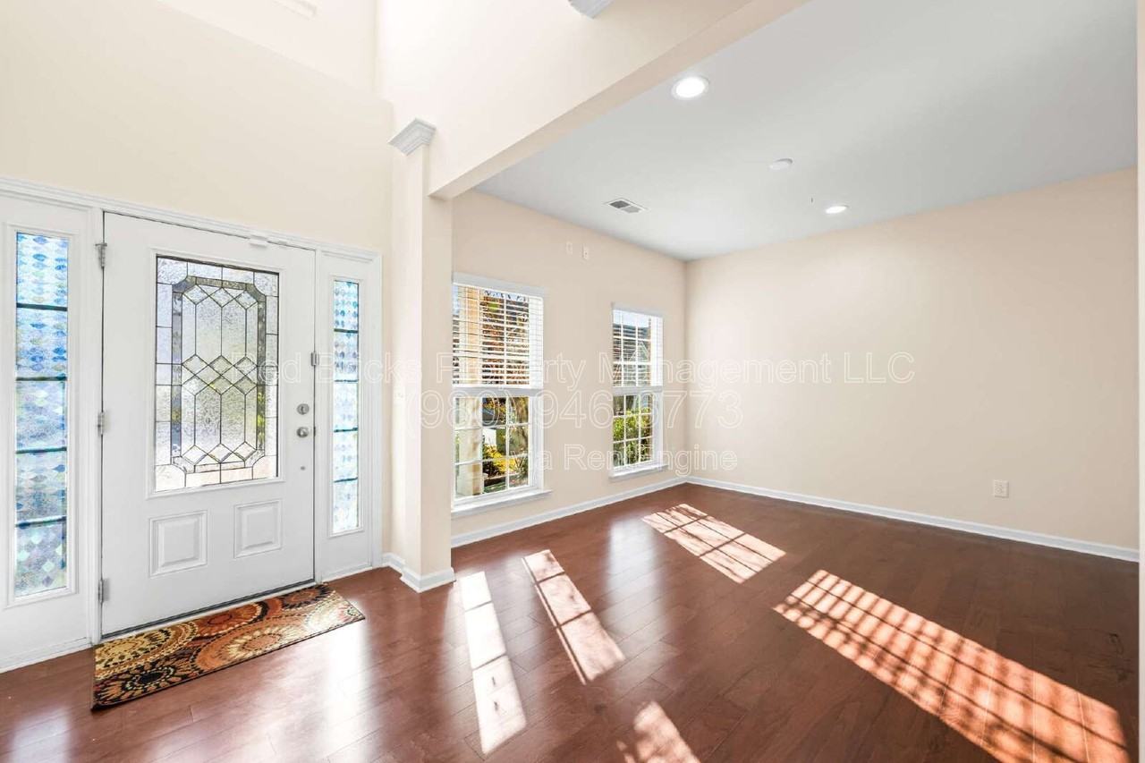 4860 Pepper Dr - Photo 4 of 36