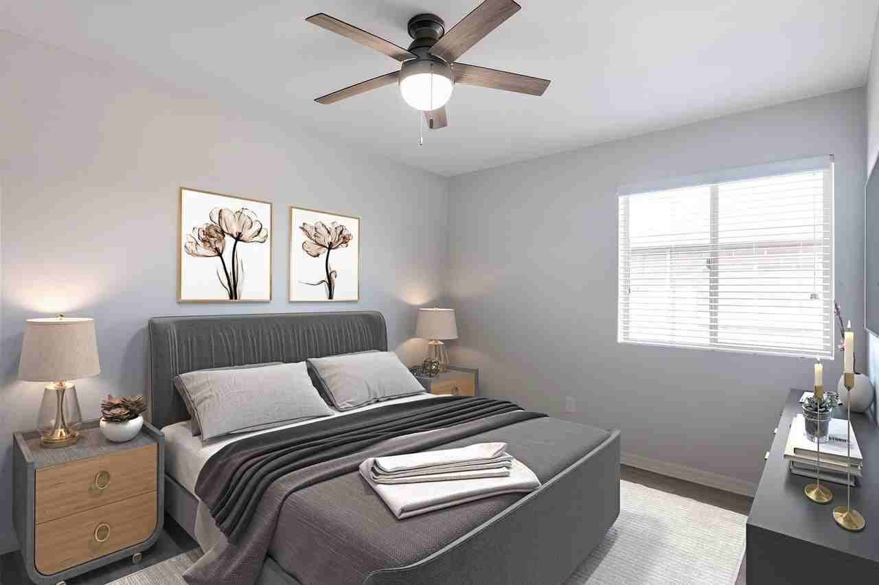 814 E 9th St #7 - Photo 6 of 50