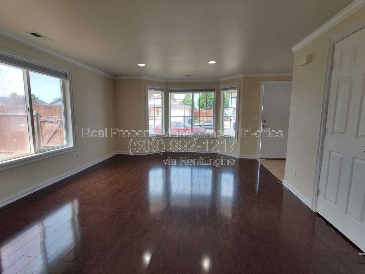7912 Redonda Dr - Photo 3 of 21
