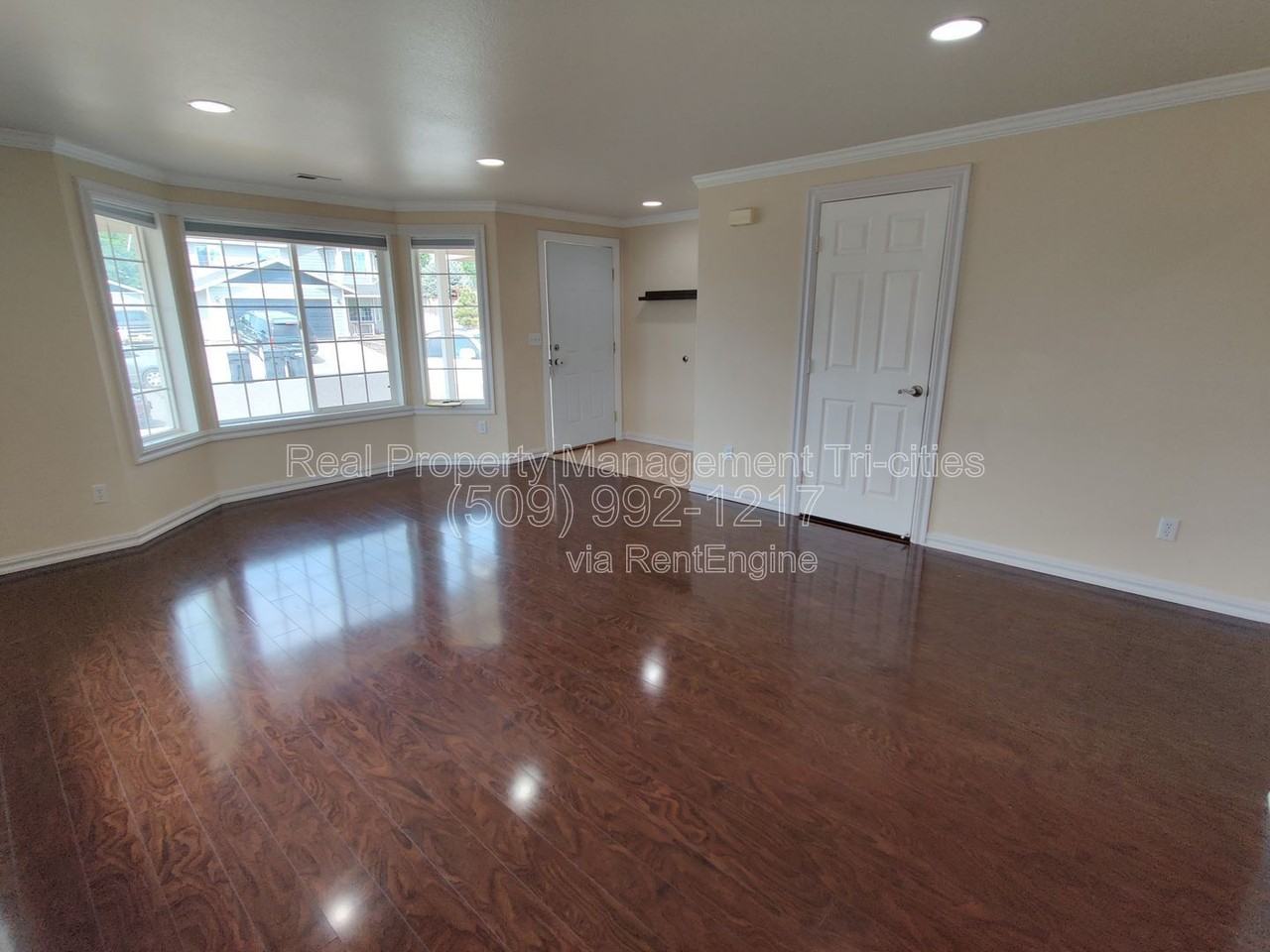 7912 Redonda Dr - Photo 4 of 21