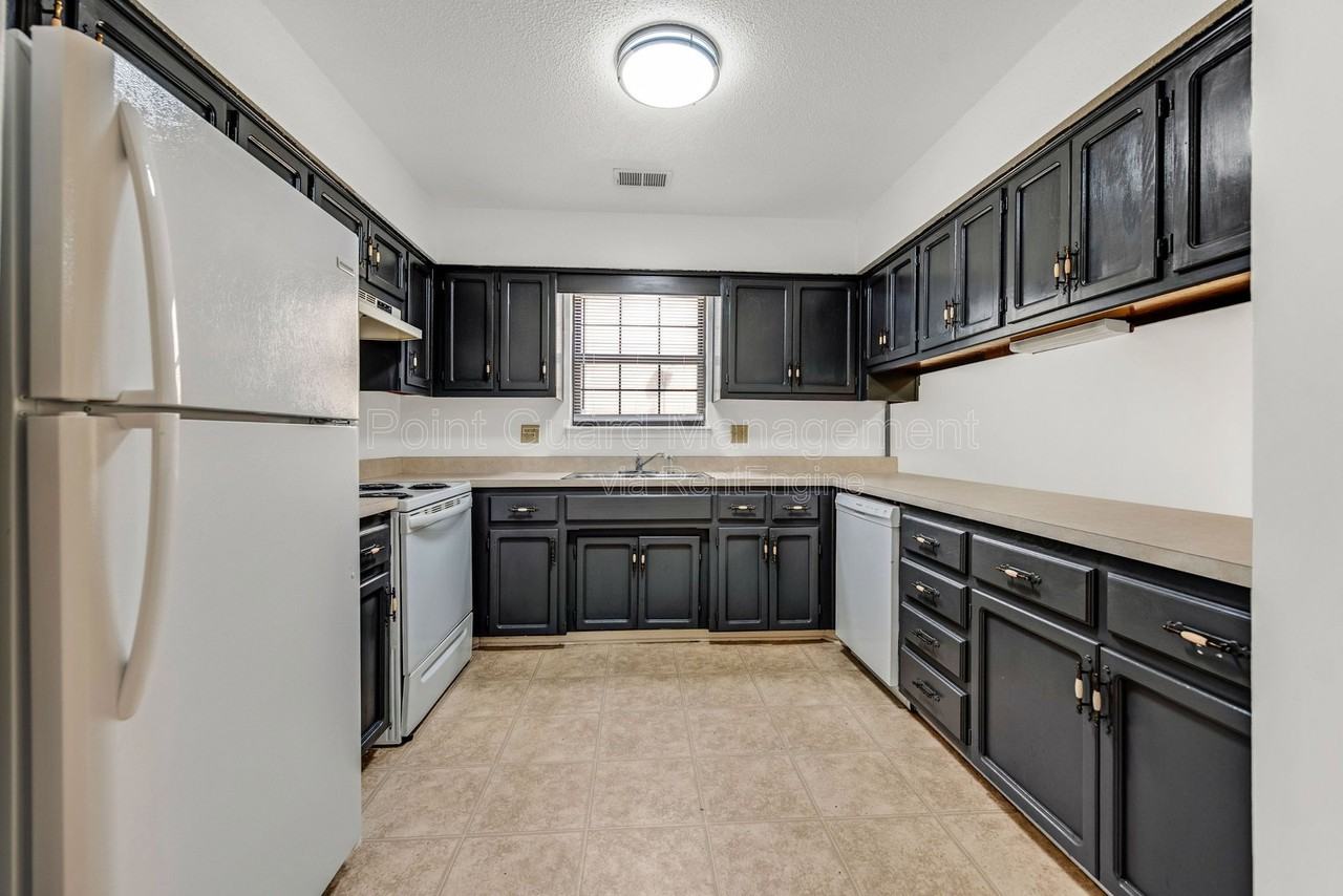 7013 N Chas Dr #B - Photo 2 of 21