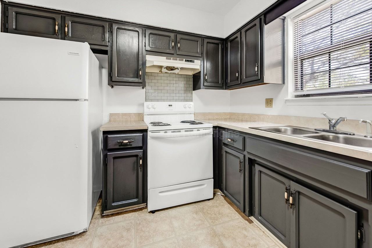 7013 N Chas Dr #B - Photo 7 of 21