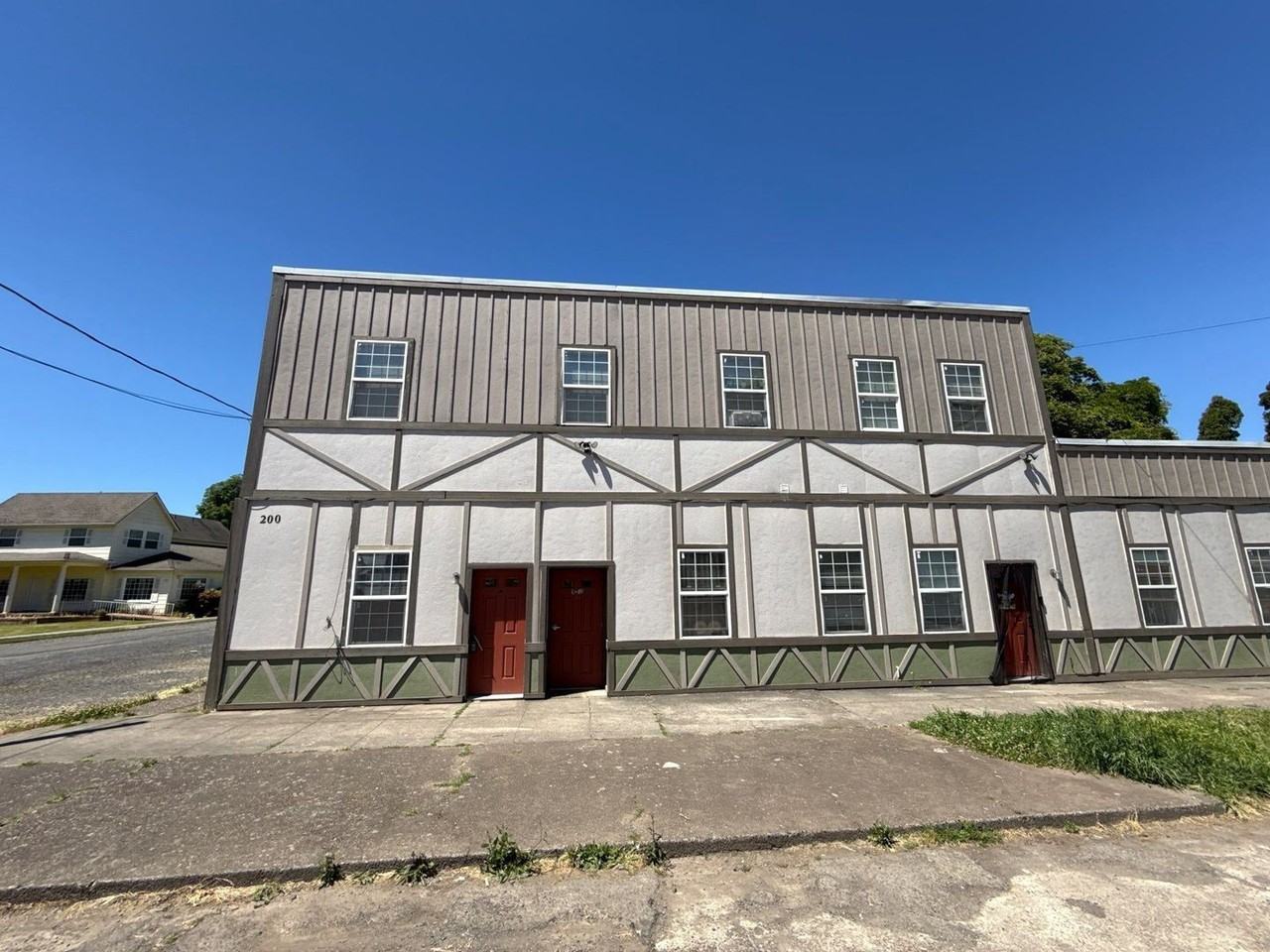 200 Railroad Ave #8 - Photo 3 of 26