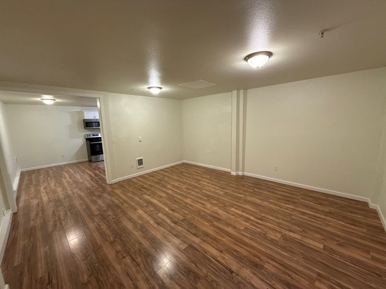 200 Railroad Ave #8 - Photo 7 of 26