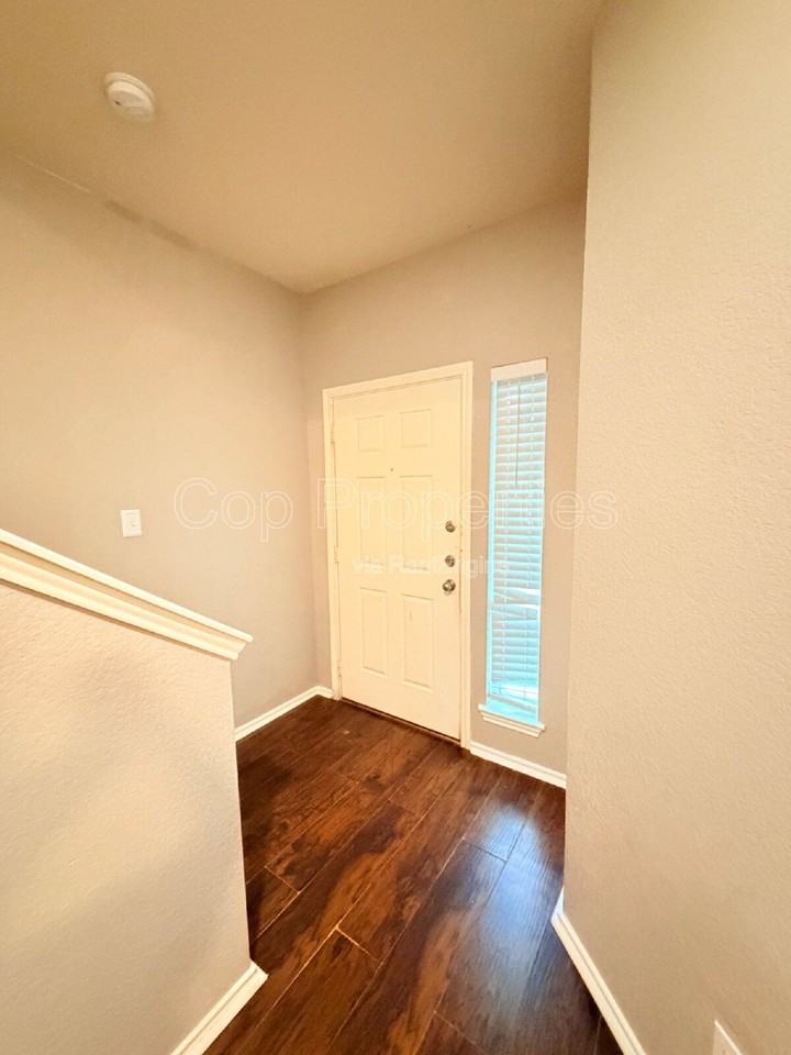 6527 Ithaca Fls - Photo 4 of 29