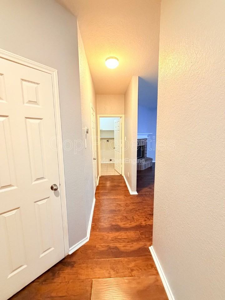 6527 Ithaca Fls - Photo 5 of 29