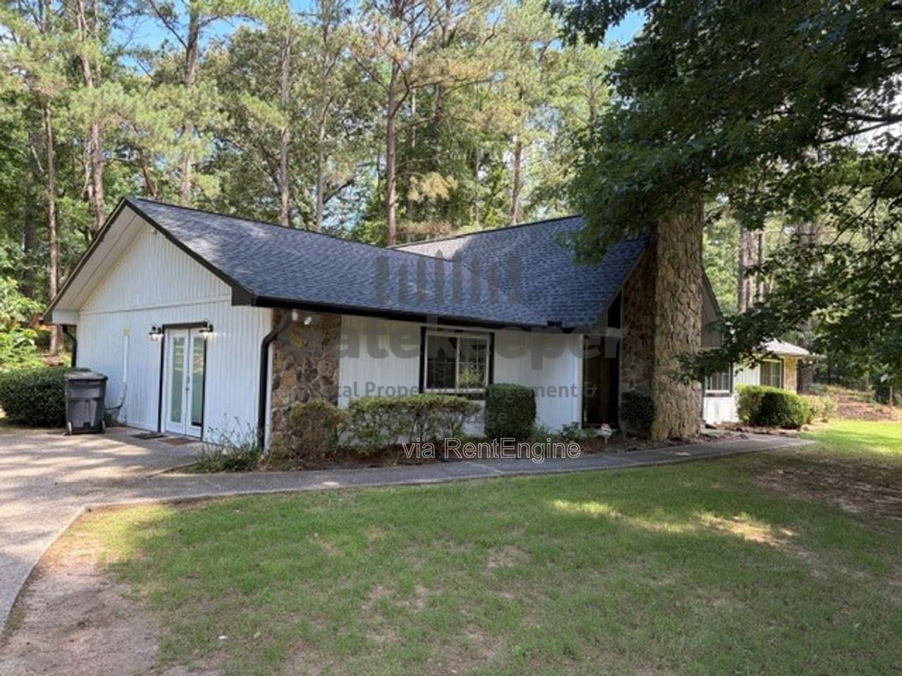 335 Fairfield Cir - Photo 2 of 19