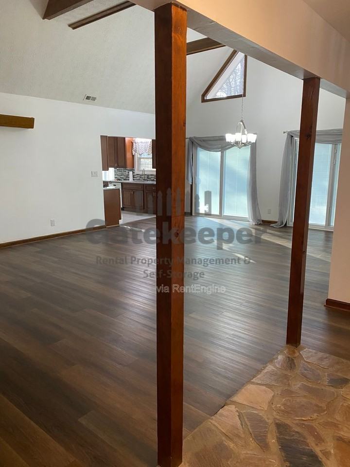 335 Fairfield Cir - Photo 6 of 19
