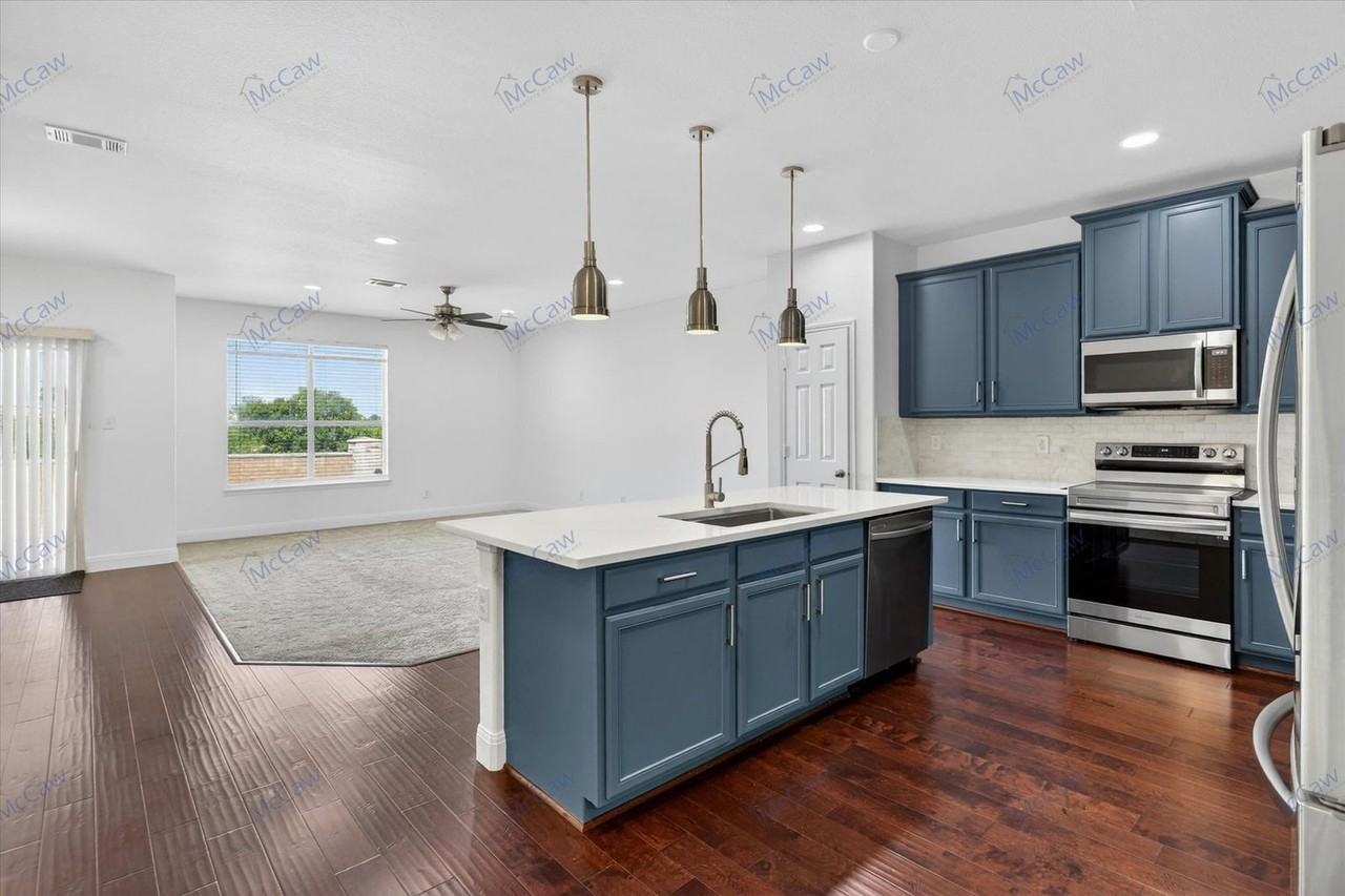 2405 Loreto Dr - Photo 2 of 18