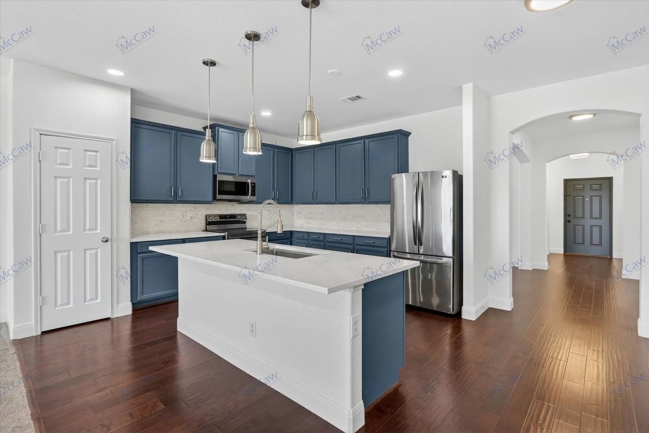 2405 Loreto Dr - Photo 3 of 18