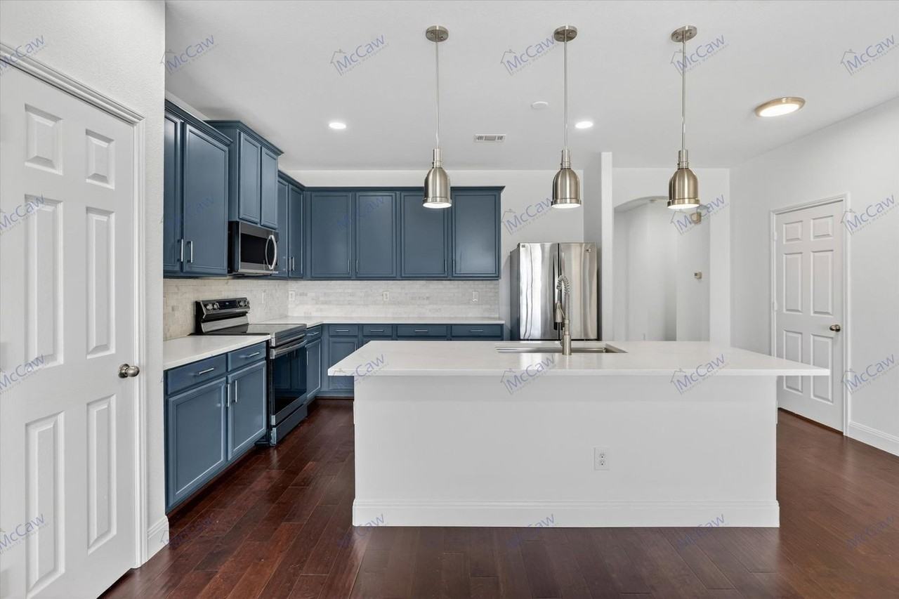 2405 Loreto Dr - Photo 4 of 18
