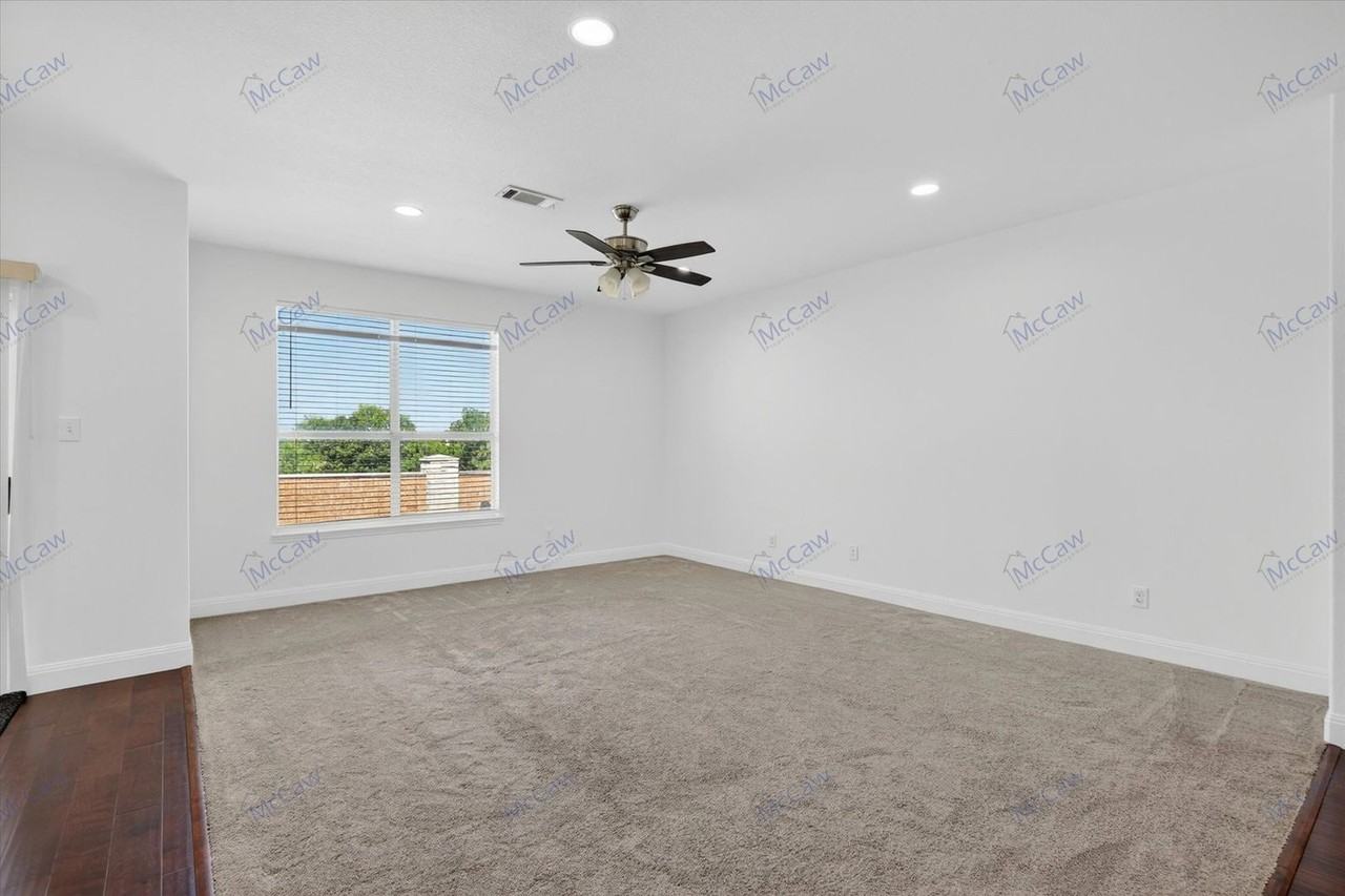 2405 Loreto Dr - Photo 5 of 18