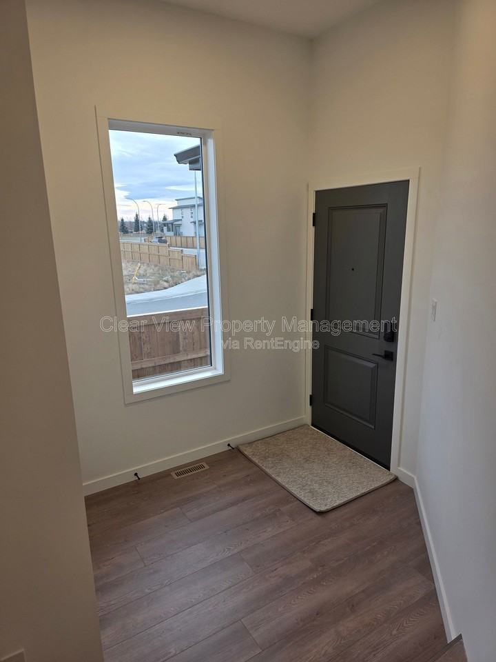 241 Caribou Way N - Photo 6 of 20