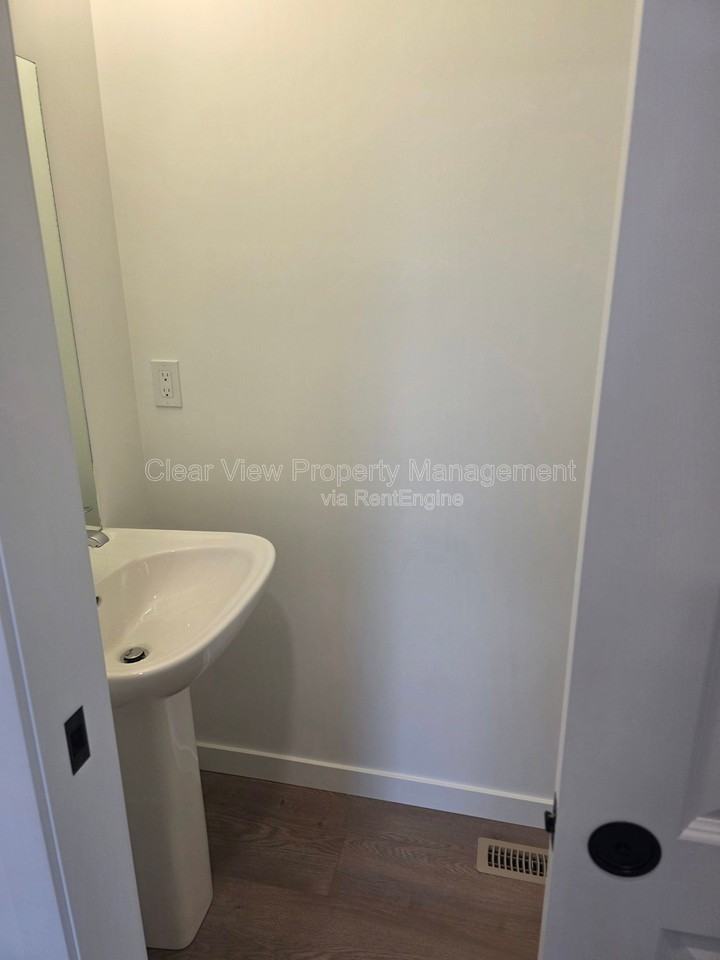 241 Caribou Way N - Photo 7 of 20