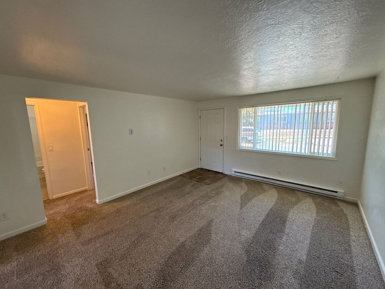 926 Se Uglow Ave #3 - Photo 2 of 21