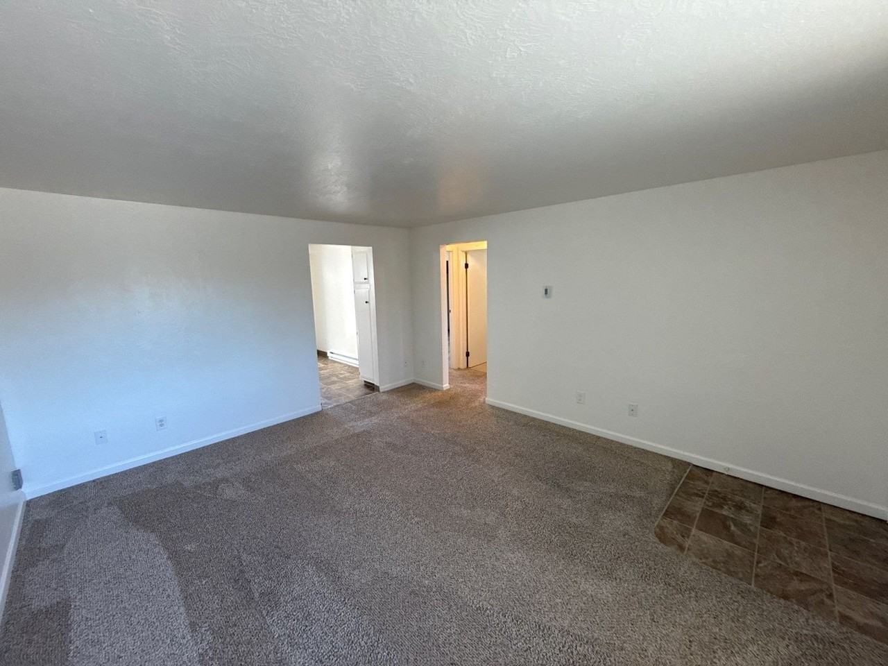 926 Se Uglow Ave #3 - Photo 3 of 21