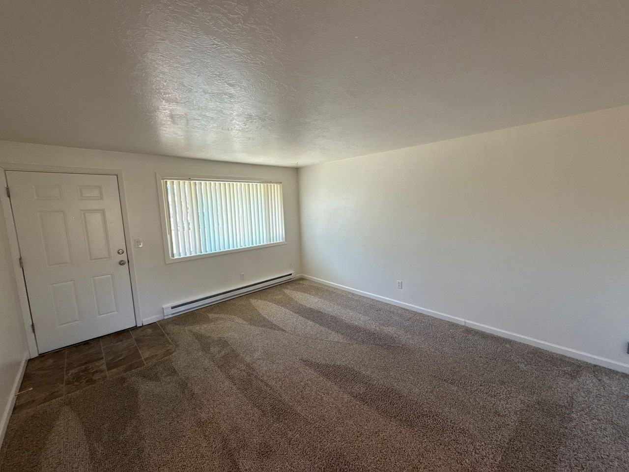 926 Se Uglow Ave #3 - Photo 5 of 21