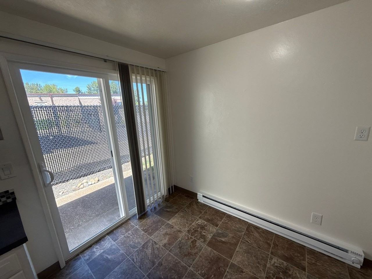926 Se Uglow Ave #3 - Photo 6 of 21