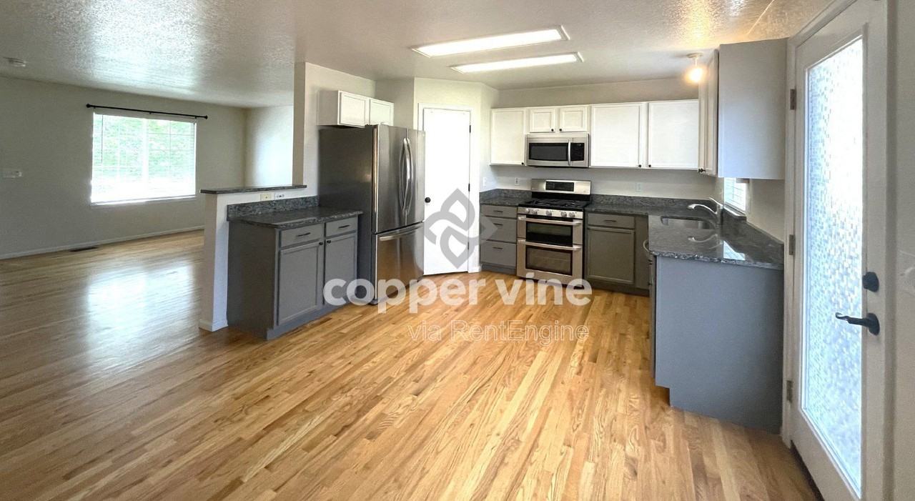 1599 Brimble Dr - Photo 6 of 27