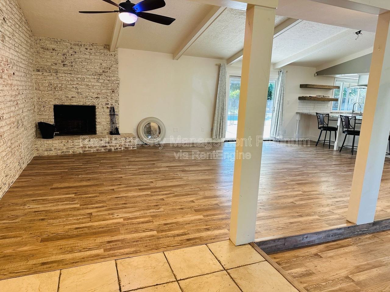 9077 N Fowler Ave - Photo 3 of 19
