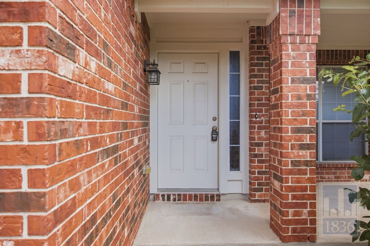 11216 Crazy Well Dr - Photo 4 of 27