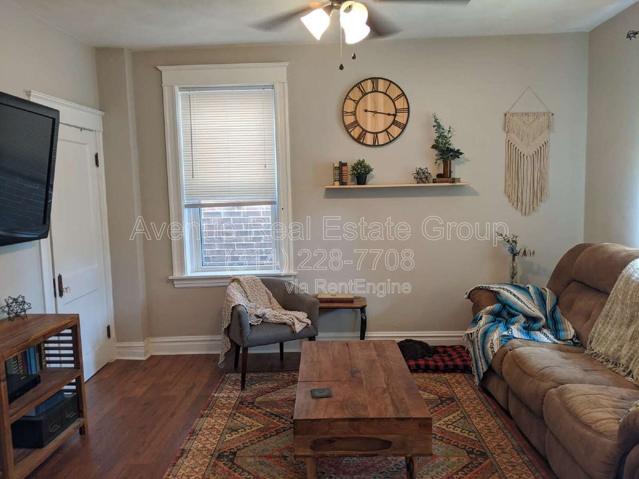 4933 Loughborough Ave - Photo 3 of 8