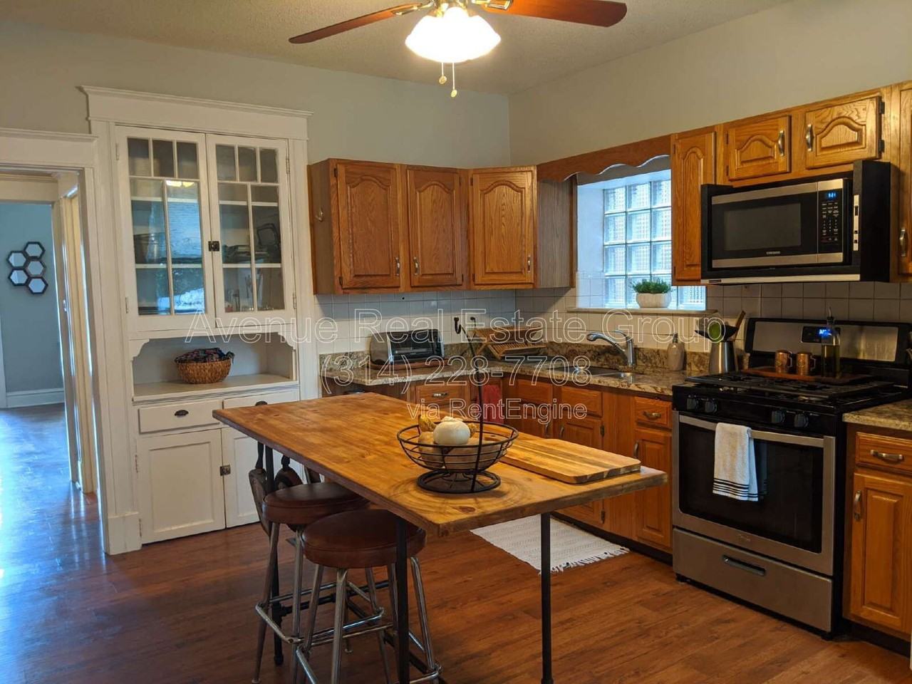 4933 Loughborough Ave - Photo 4 of 8
