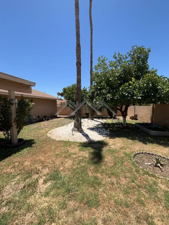 10700 E Hope Dr - Photo 4 of 5