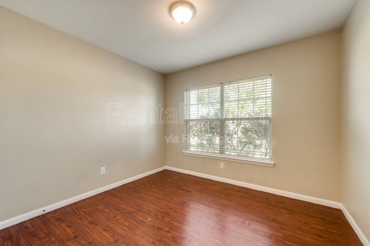 517 Misty Mountain Dr - Photo 3 of 19