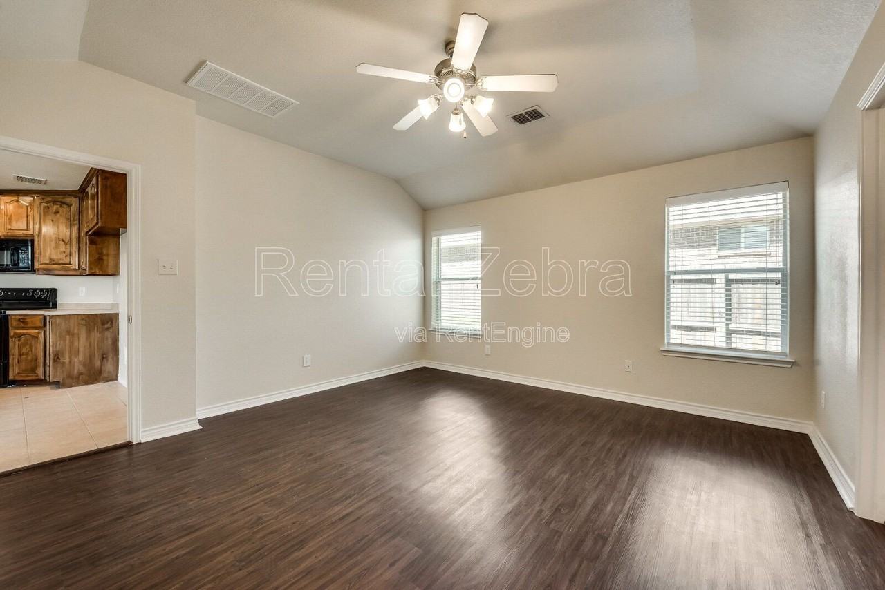 4216 Summersweet Ln - Photo 4 of 20
