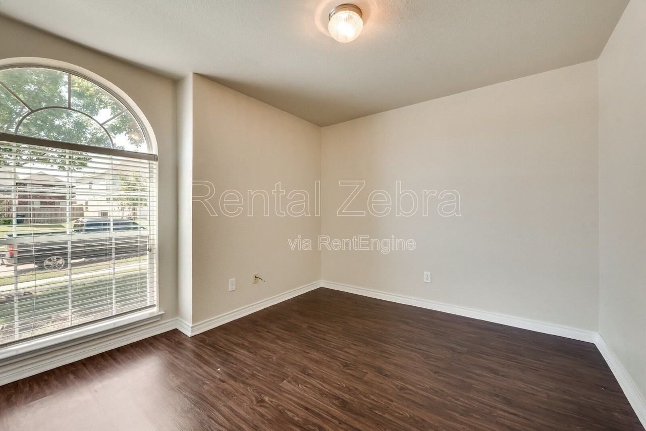 4216 Summersweet Ln - Photo 5 of 20