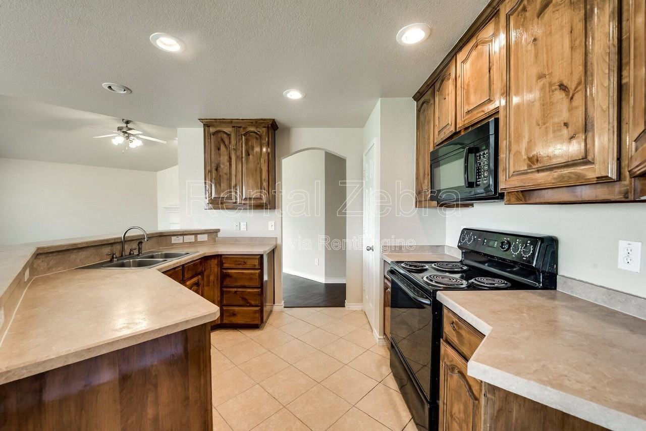 4216 Summersweet Ln - Photo 6 of 20