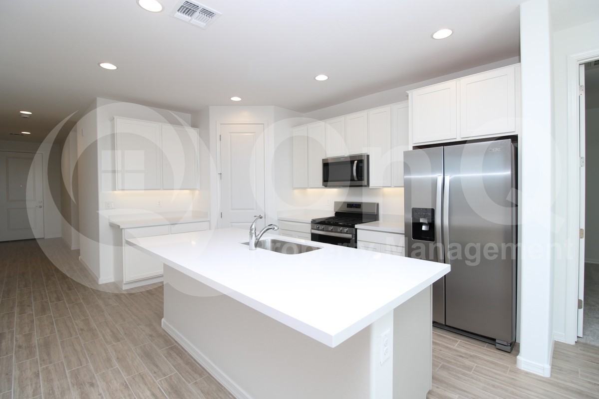6126 S Emery - Photo 3 of 29
