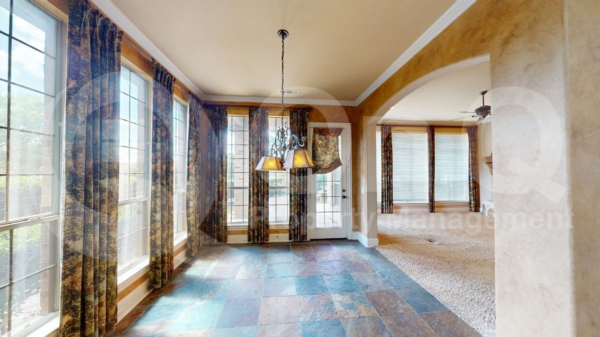 8108 Penobscot Ln - Photo 4 of 10