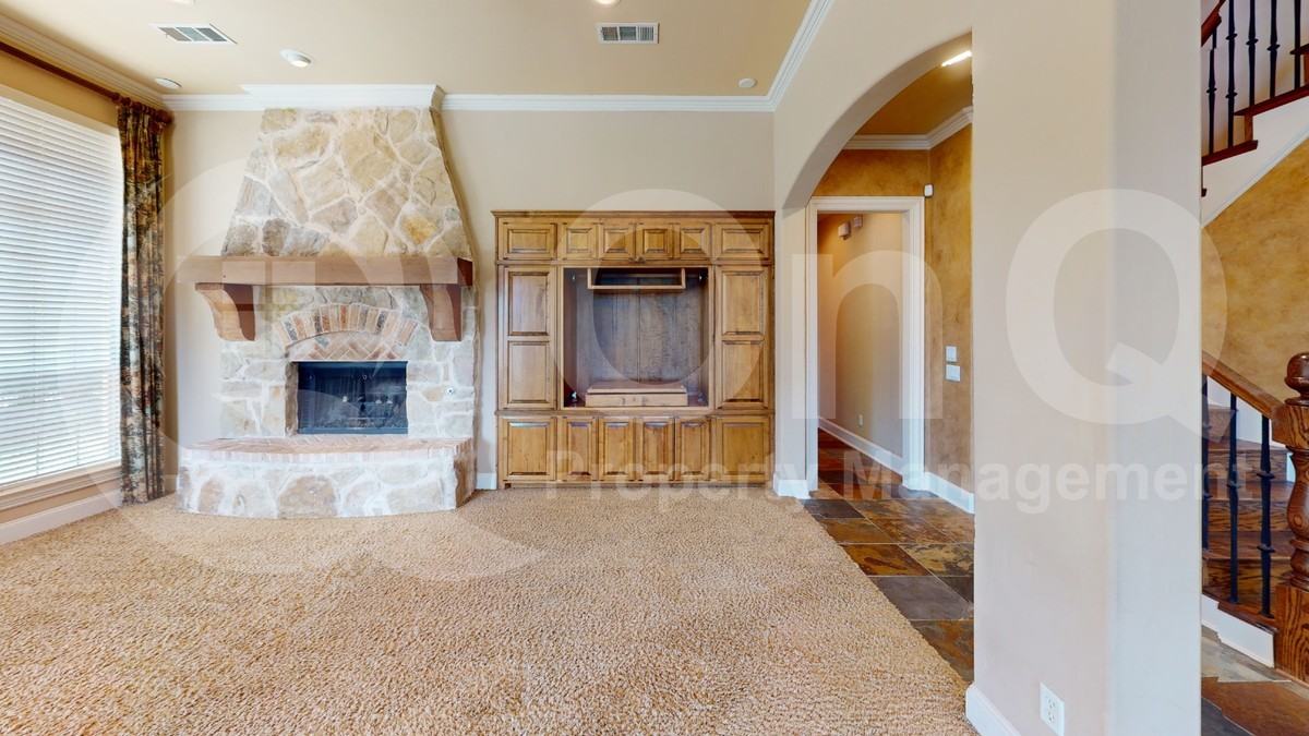 8108 Penobscot Ln - Photo 6 of 10