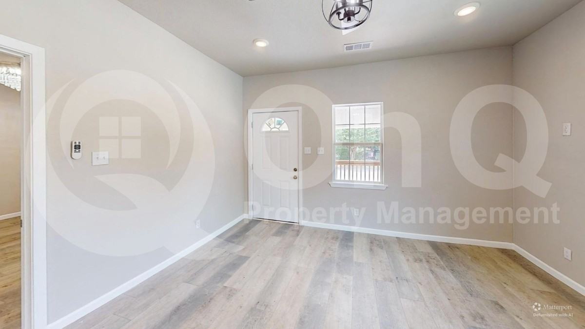 2209 Wellington St - Photo 7 of 20