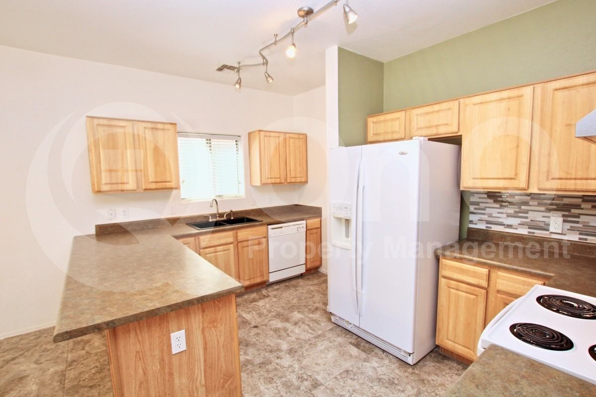 8363 S Hunnic Dr - Photo 2 of 21