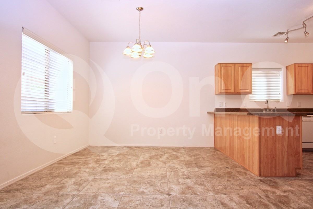 8363 S Hunnic Dr - Photo 3 of 21