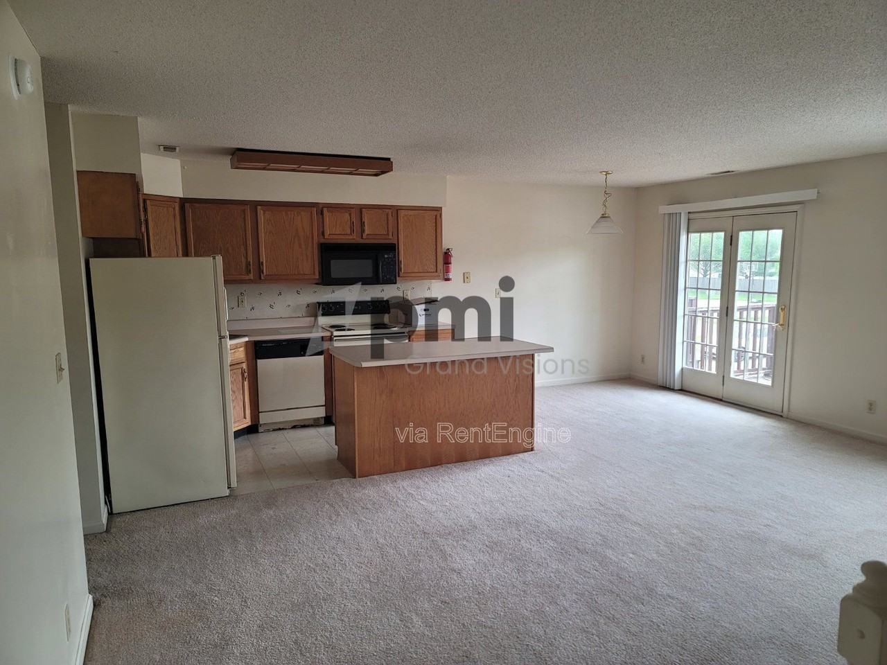 1306 Arthur Ave #8 - Photo 6 of 20