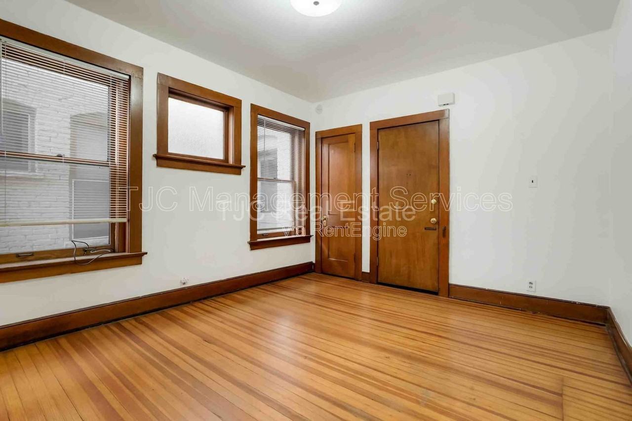 1172 York St #6 - Photo 6 of 13