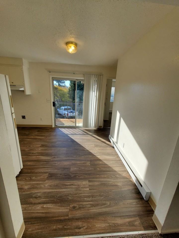 3930 Iberis St Ne - Photo 6 of 17